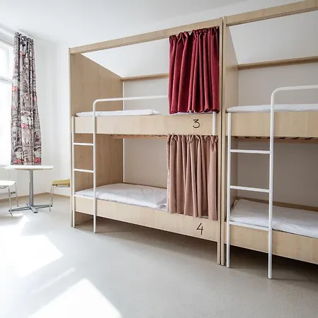 Hostal Post *